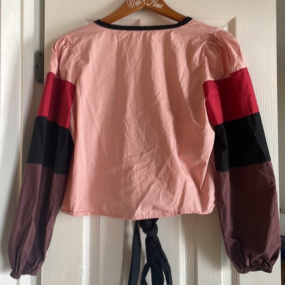 Perfect Spring Crop Top! - Picture 3 of 3